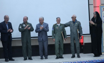 بازدید دانشجویان، اعضای هیات علمی و کارکنان دانشگاه صنعتی شیراز از پایگاه هوایی شهید عباس دوران و برگزاری بزرگداشت سالروز فتح خرمشهر و تجلیل از خلبانان قهرمان دوران دفاع مقدس